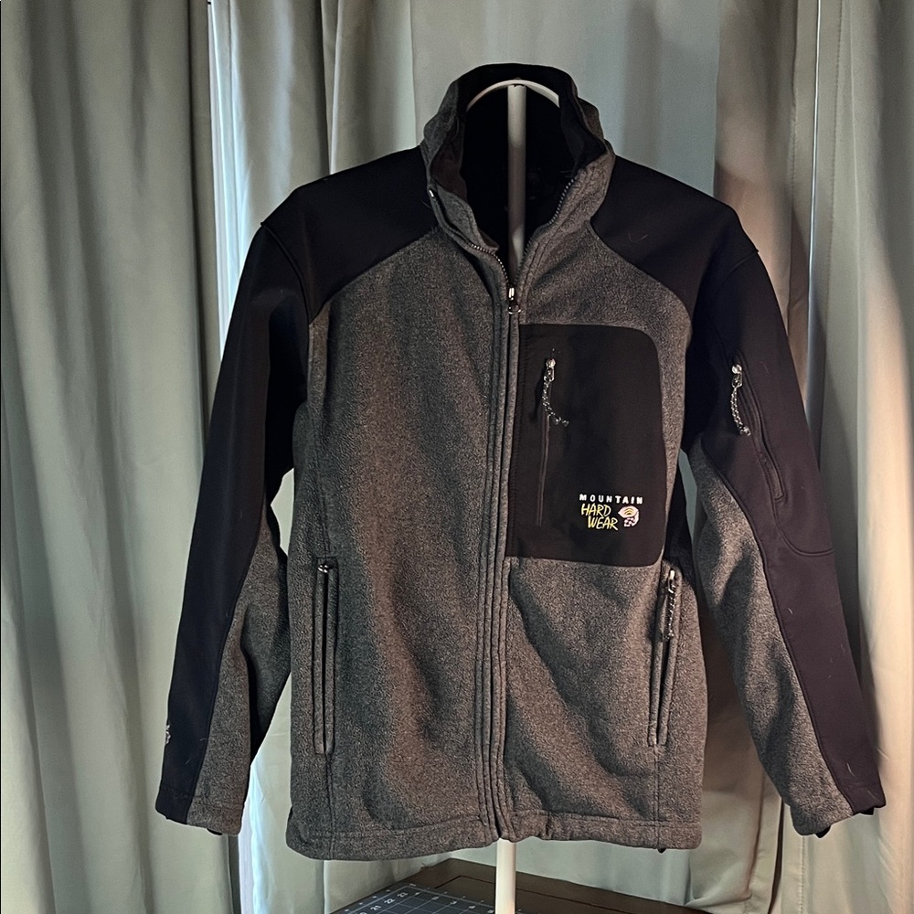 Mountain Hardwear Men's Performance Jacket in Gray and Black - Picture 3 of 10
